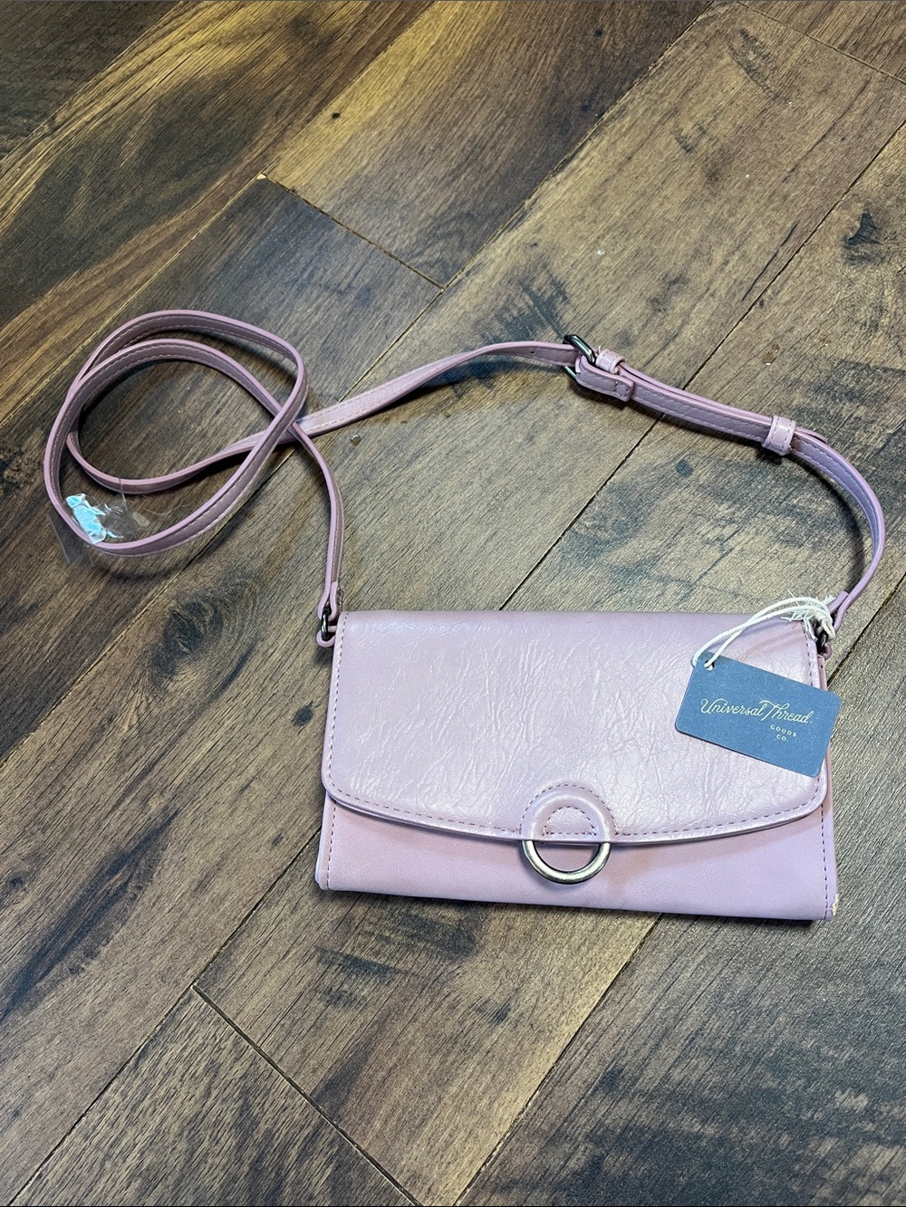 Universal Thread Dusty Pink Crossbody Wallet with Silver Ring